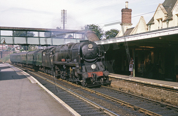 34027 1964-07-15 Honiton