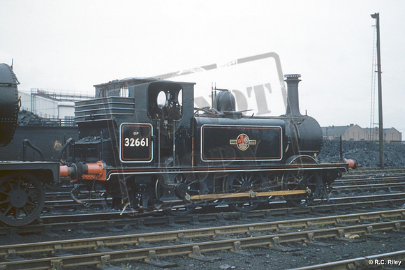 32661 1958-10-11 Eastleigh