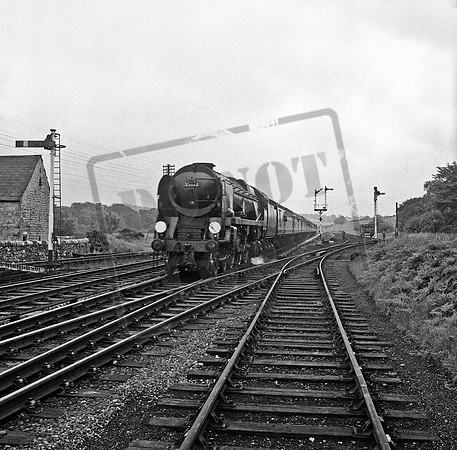 35012 1964-06-13 Wennington Junction station