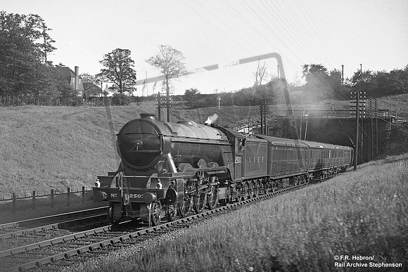 2503 1935 Hadley Wood