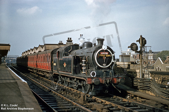 69658 1958-01-11 Bethnal Green