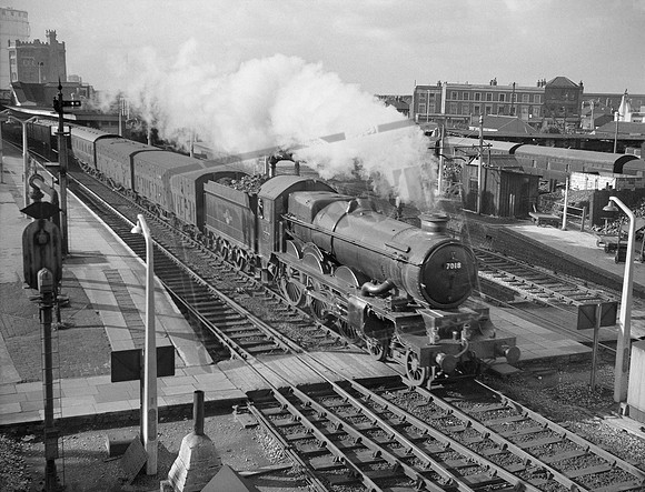7018 1961-10-28 Southall
