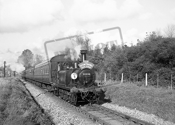 32636 1963-11-03 Havant