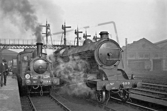 699 1930s York Station