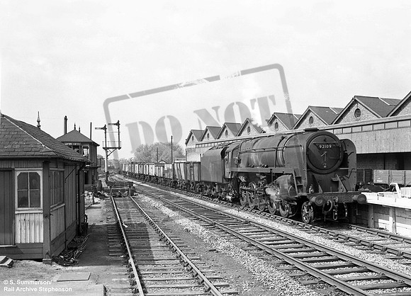 92109 1959-04-21 Luton North