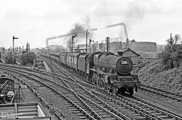 45676 1950s Nottingham Meadow Lane crossing
