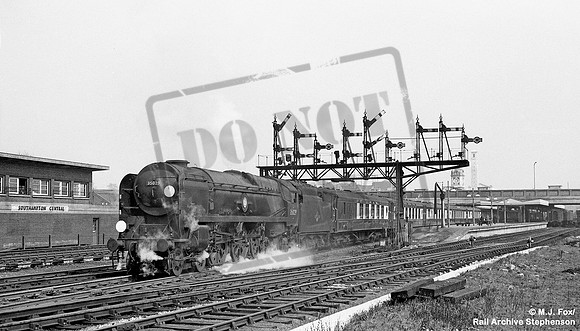 35029 1963-04-07 Southampton Central