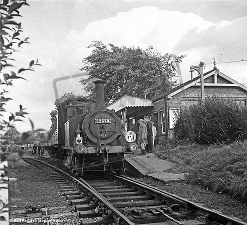 32670 1959-10-18 Tenterden Town