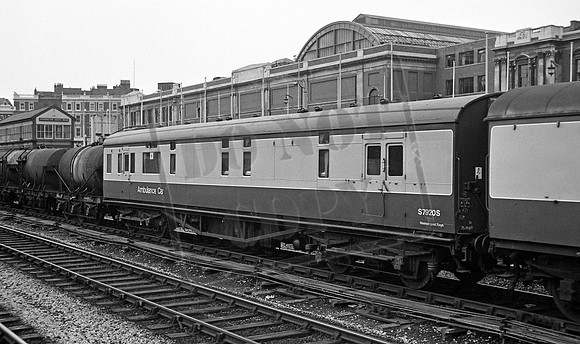 Ambulance coach 1968-08-18 Kensington Olympia The Red Cross sticker said 'Reserved for Sick Pilgrims'