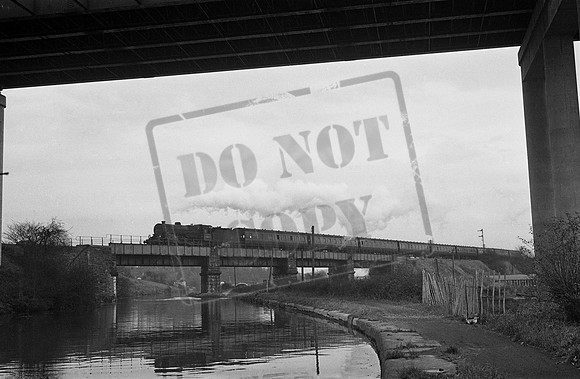 42841 1961-11-11 between Gathurst & Appley Bridge
