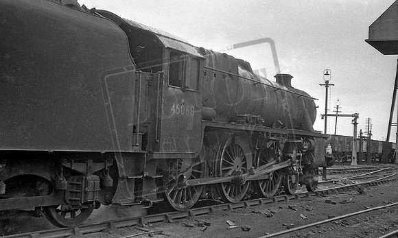 45068 1965 Aintree shed