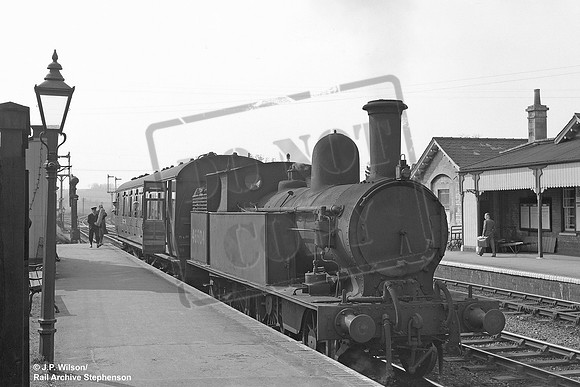 46604 1954-04-10 Luffenham