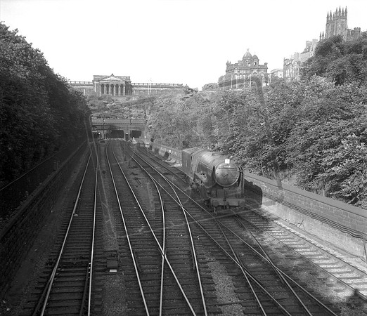 60519 1950s Edinburgh Waverley-ROneg-1810-141