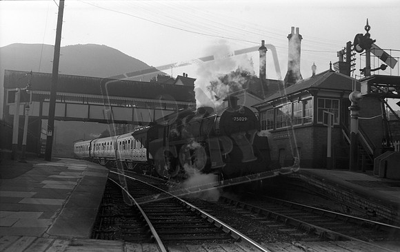 75029 1964c Llangollen-ROneg-1905-014