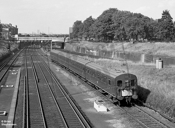 EMU 4661 1965-08-31 Clapham Junction