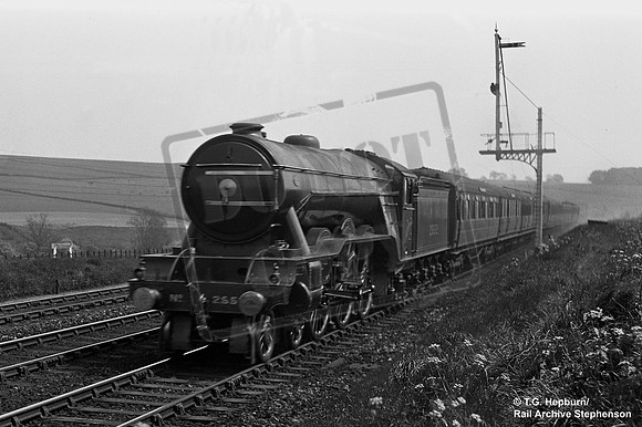 2552 1926-07 near Grantham