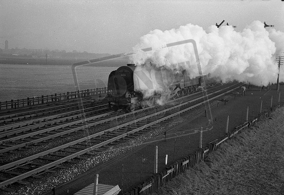 46255 1960s Winwick Junction northbound-ROneg-JC-1014