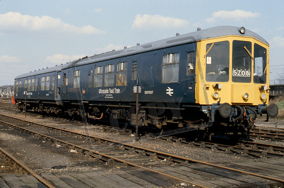 DMU DB975007 1980-03-22 Finsbury Park