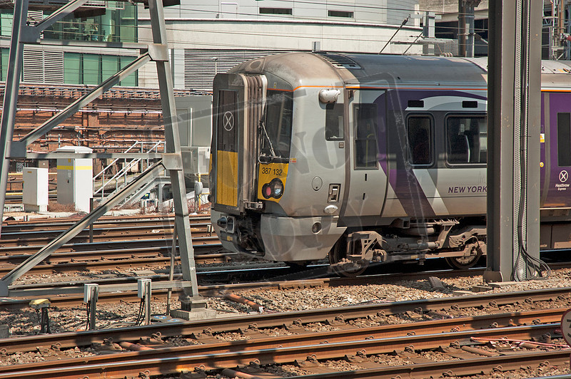 Rail-Online | Class 387 | 387132 2025-06-16 Paddington