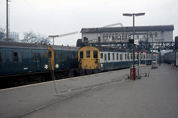 DEMU 1017 1976-01-17 Charing Cross