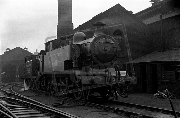 2106 1930s New Cross Gate shed