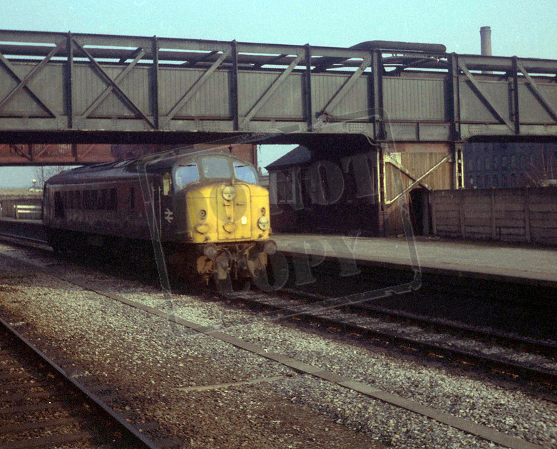 Rail-Online | Class 44 Peak | 4 1971c Nottingham Stn