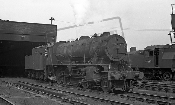 90242 1961c Widnes shed