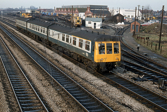DMU W51068 1980-02-25 West Ealing