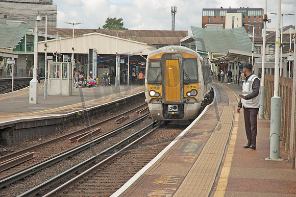 387126 2025-06-16 Clapham Junction