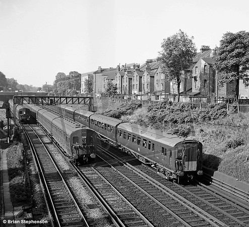 EMU 3115 1964-07-13 Clapham Junction