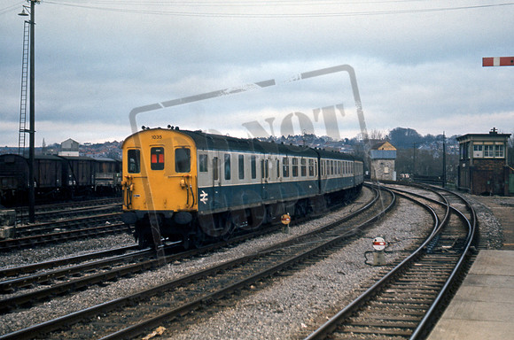 DEMU 1035 1977-03-05 Salisbury