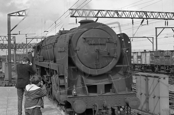 70018 1964-08-21 Crewe-ROneg-1412-020