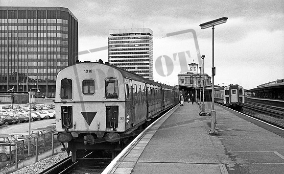 DEMU 1316 1970s Reading