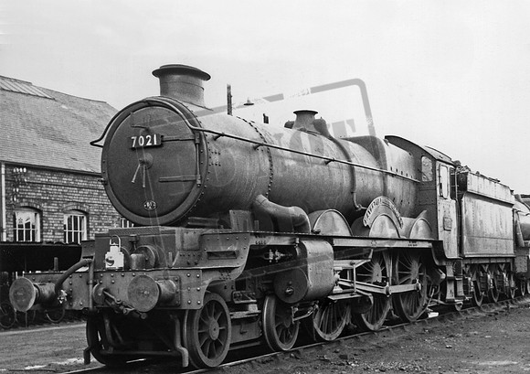 7021 1960s Old Oak Common shed