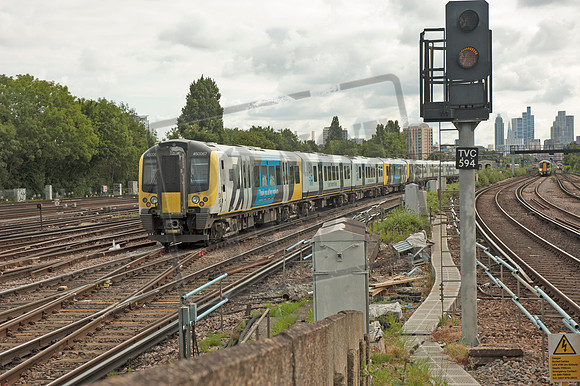 450067 2025-06-16 Clapham Junction