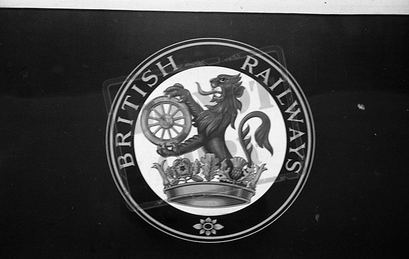 DMU 1960s BR roundel-ROneg-2001-028