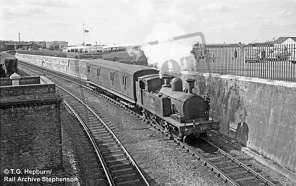 IoW W35 1966 Ryde Esplanade