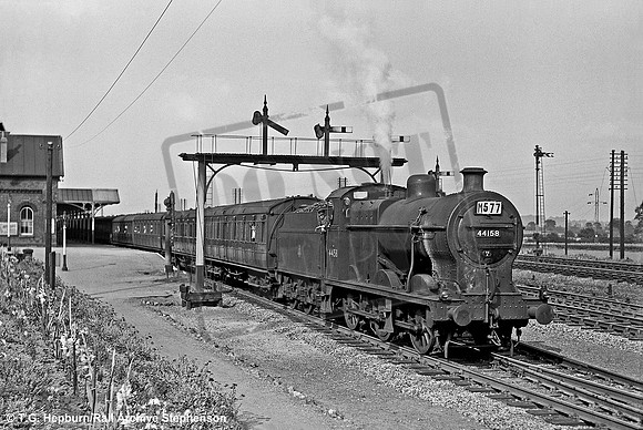 44158 1950s Trent
