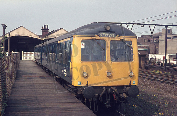 DMU E56143 1975 Romford