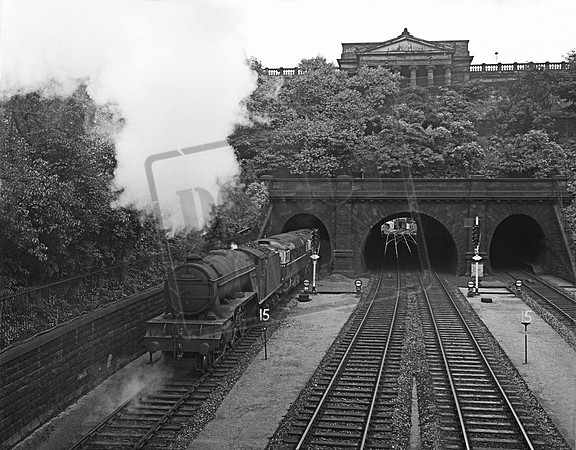 60838 1960-07-11 Edinburgh Princes Street Gardens