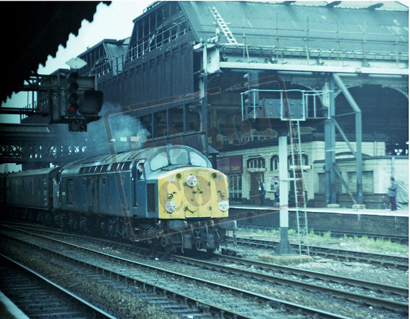 40xxx 1983 Manchester Victoria