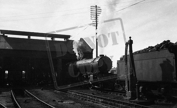 60919 1966-04-01 Dundee-ROneg-1704-146