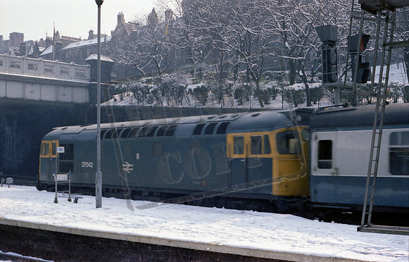 27042 1979c Edinburgh Waverley