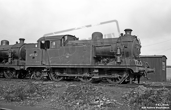 69722 1960-04-10 Stratford shed