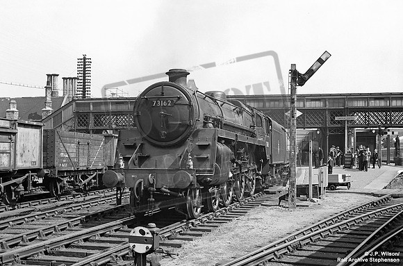 73162 1957-06-01 Lincoln Central station