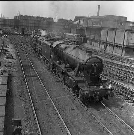 48476 73069 1968-08-04 Manchester Victoria backing into Wall Side sidings before working RCTS special-ROneg-JCs-607