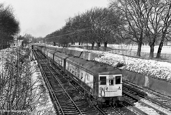 EMU 3052 1969 Wandsworth Common