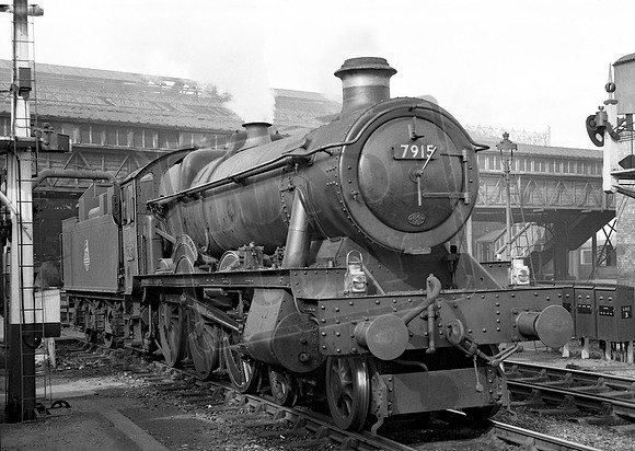 7915 1950s Shrewsbury station