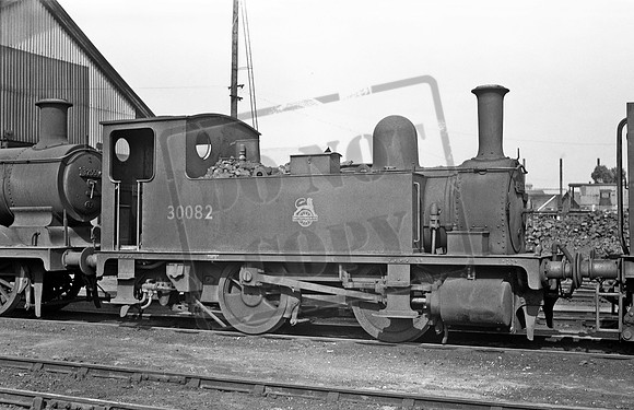 30082 1950s Eastleigh shed