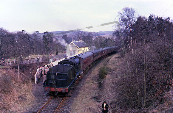 64786 1962-04-22 Kilmany